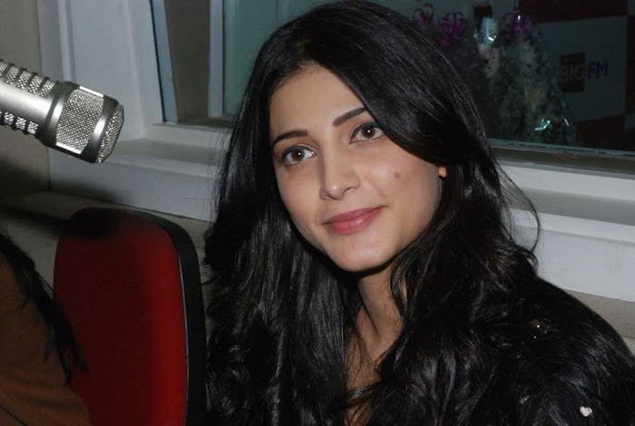 shruti haasan unseen pics